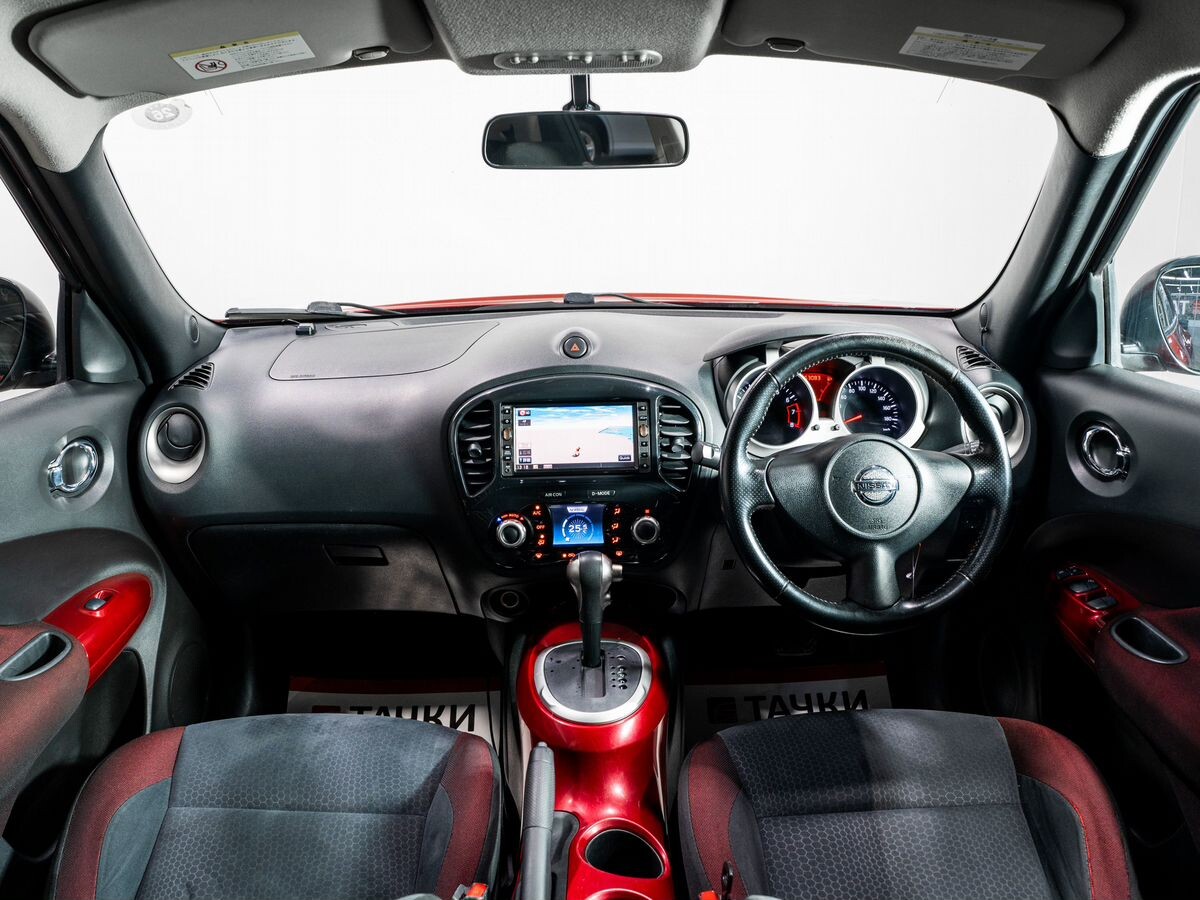 Nissan Juke 2010 - фото автомобиля