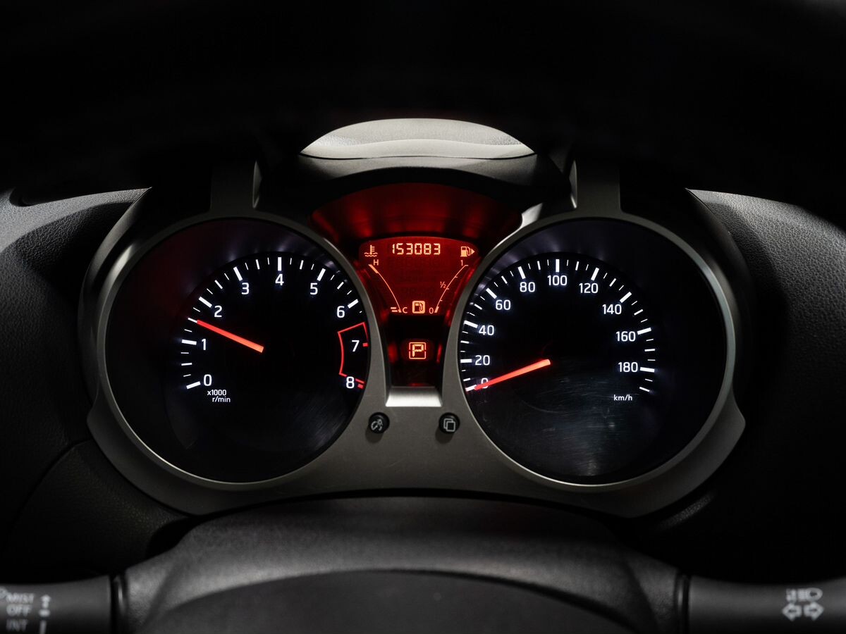 Nissan Juke 2010 - фото автомобиля