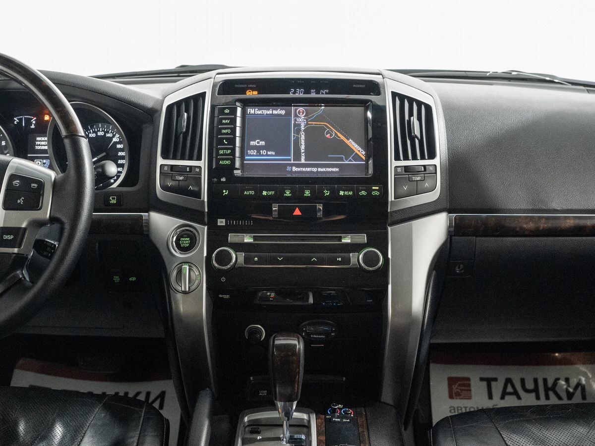 Toyota Land Cruiser 2012 - фото автомобиля
