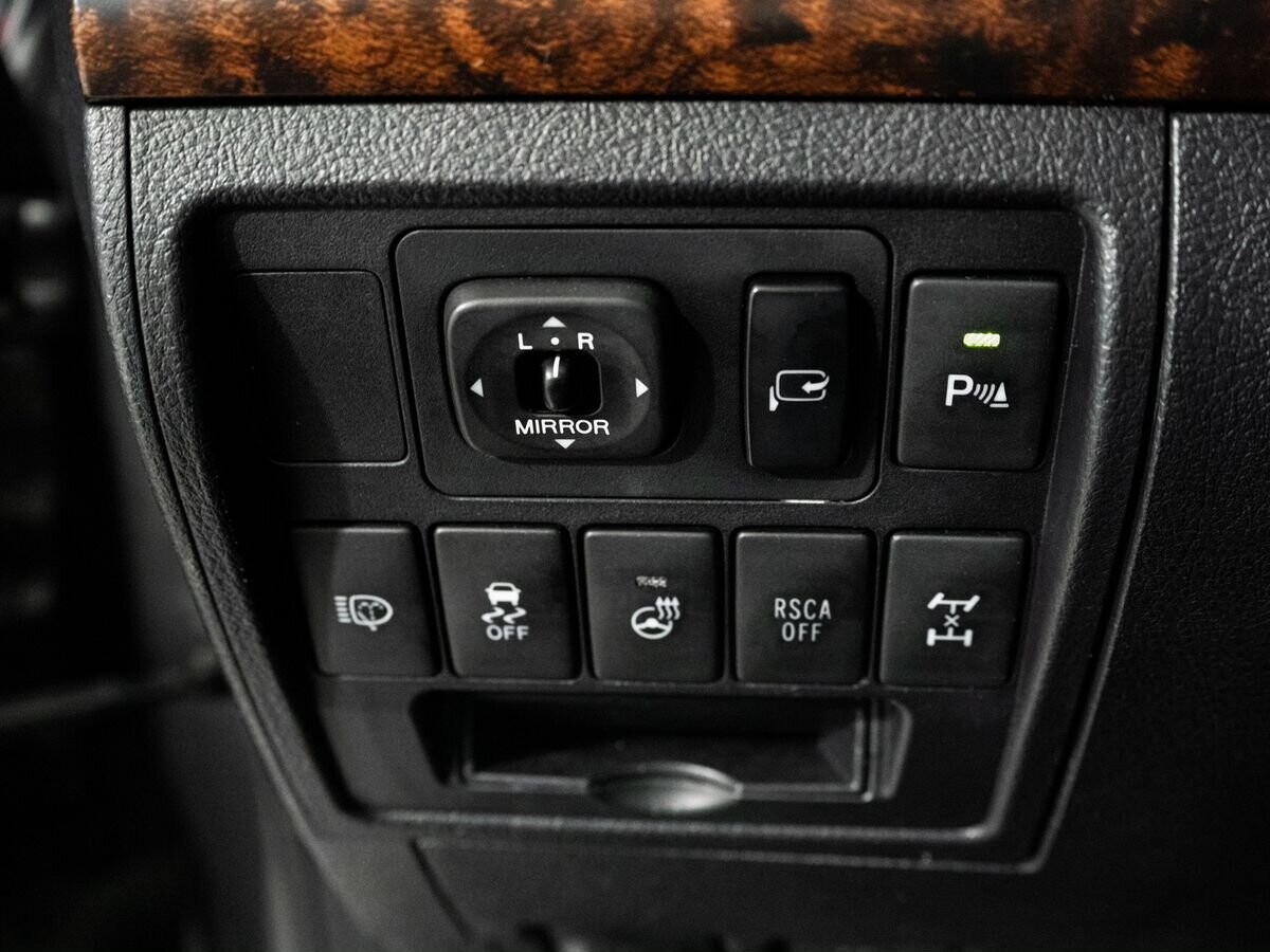 Toyota Land Cruiser 2012 - фото автомобиля