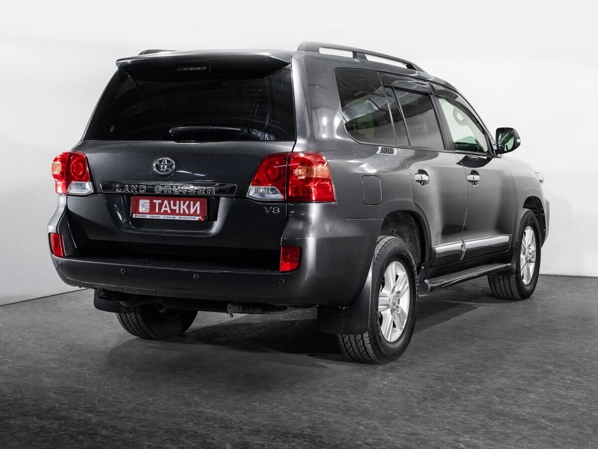 Toyota Land Cruiser 2012 - фото автомобиля