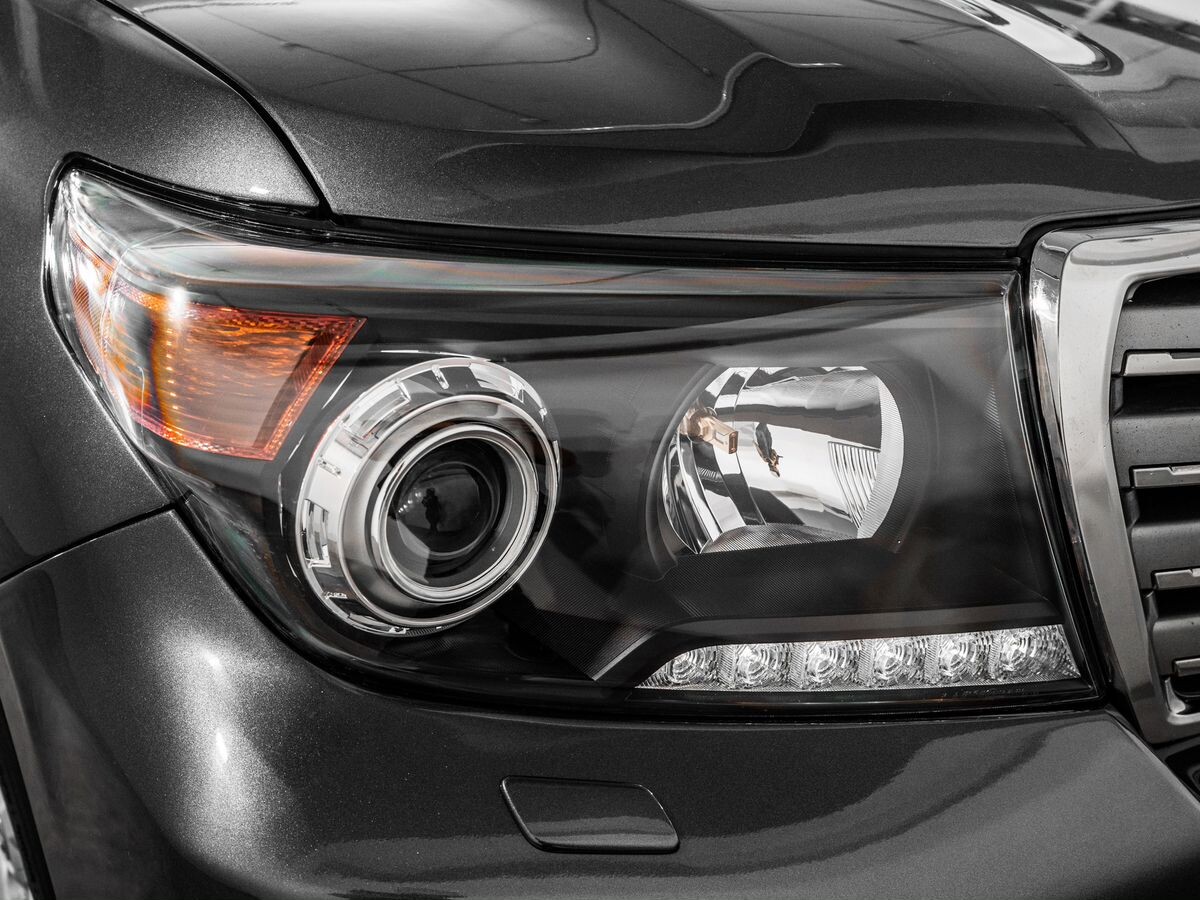 Toyota Land Cruiser 2012 - фото автомобиля