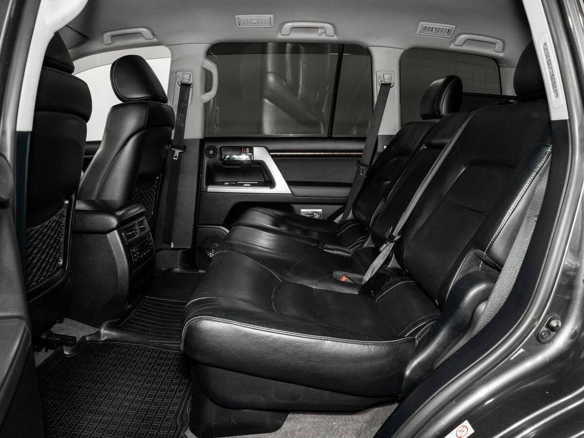 Toyota Land Cruiser 2012 - фото автомобиля