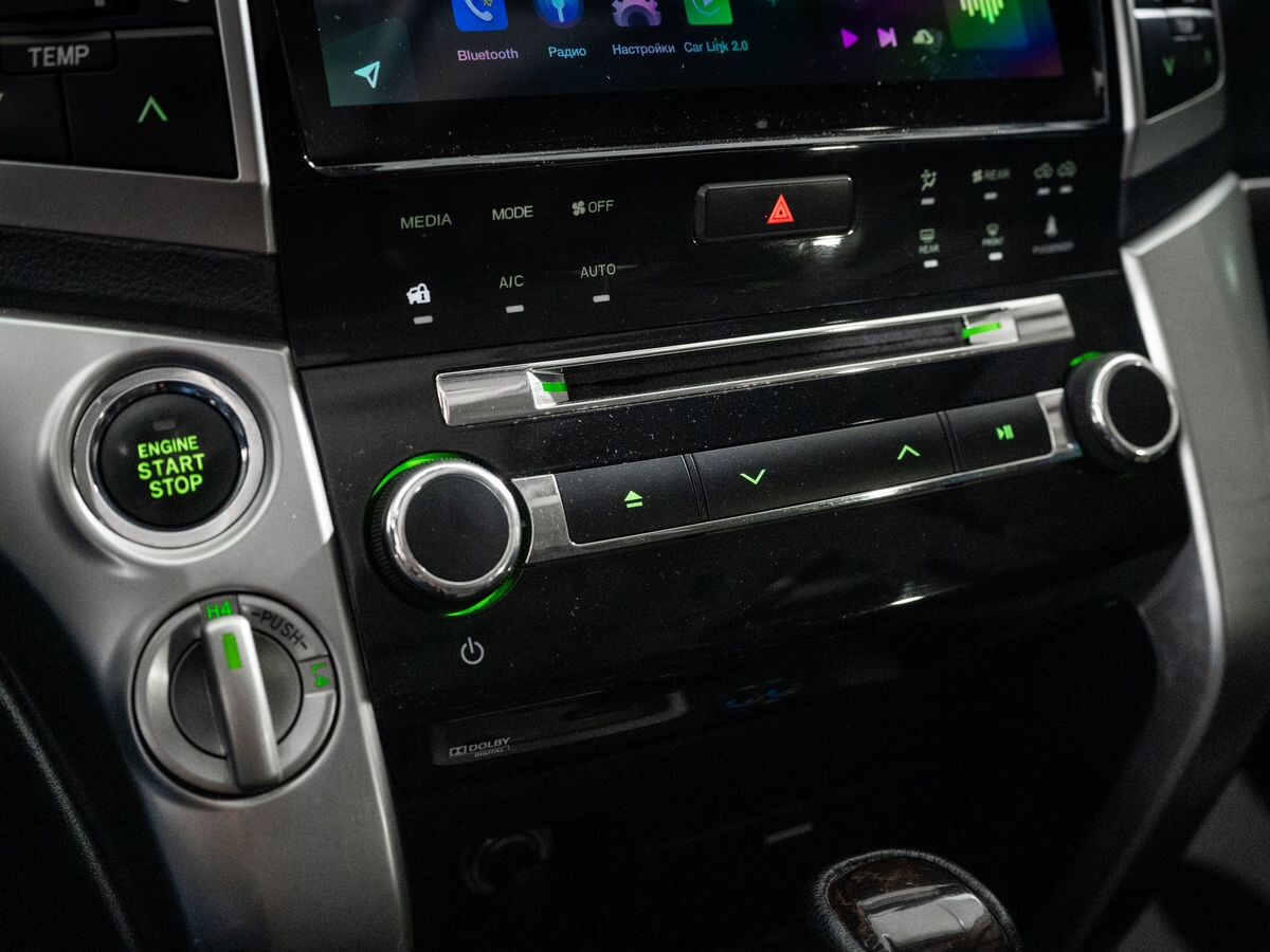 Toyota Land Cruiser 2012 - фото автомобиля