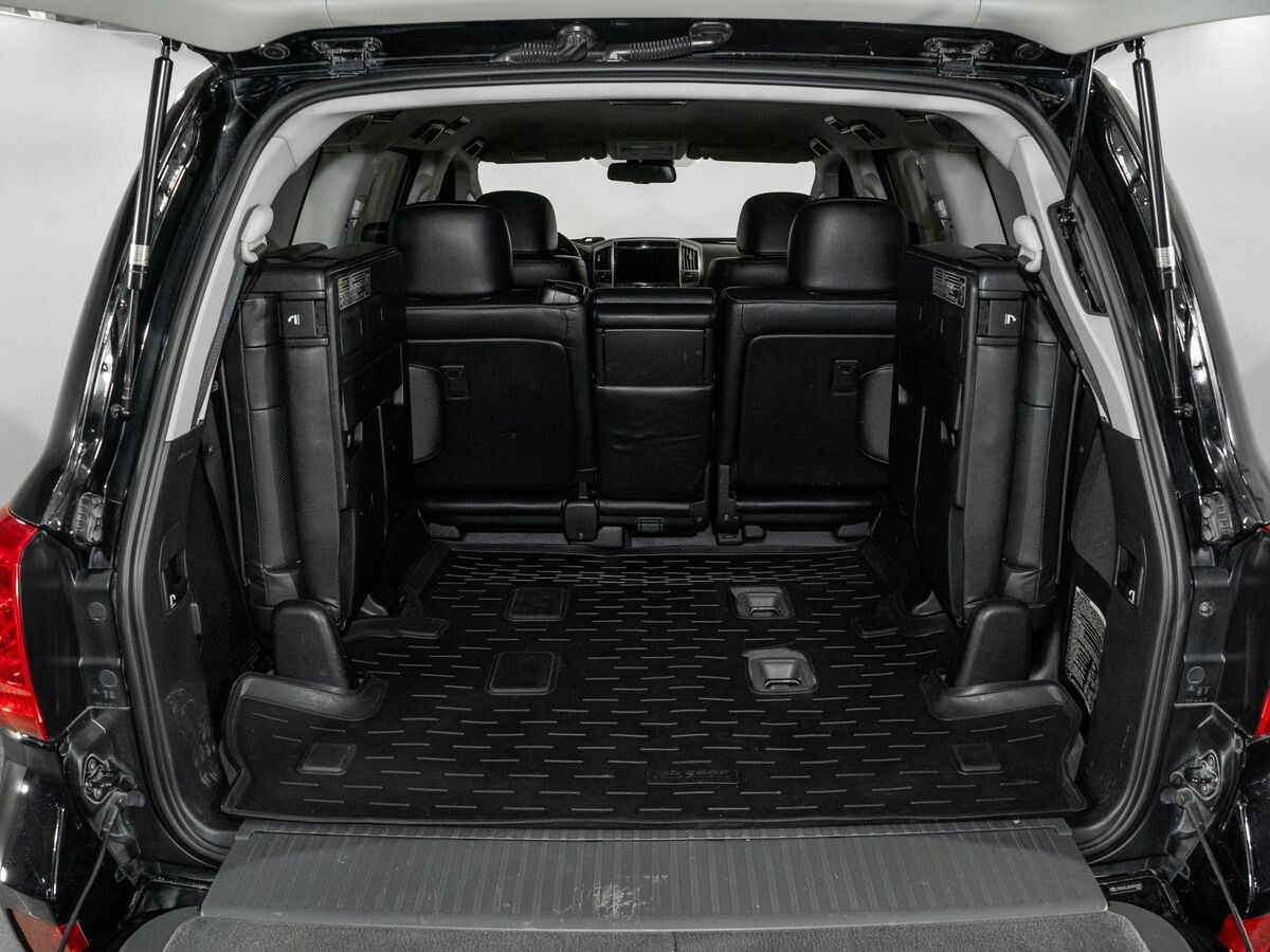 Toyota Land Cruiser 2012 - фото автомобиля
