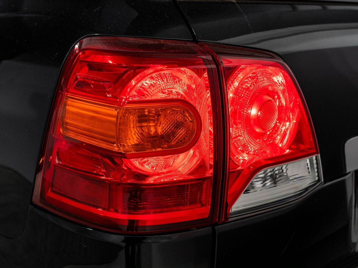 Toyota Land Cruiser 2012 - фото автомобиля
