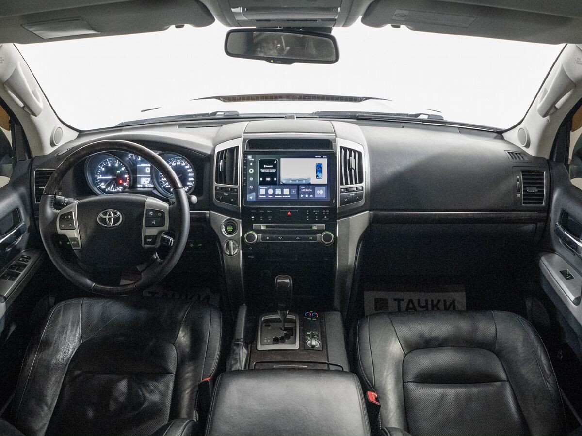 Toyota Land Cruiser 2012 - фото автомобиля