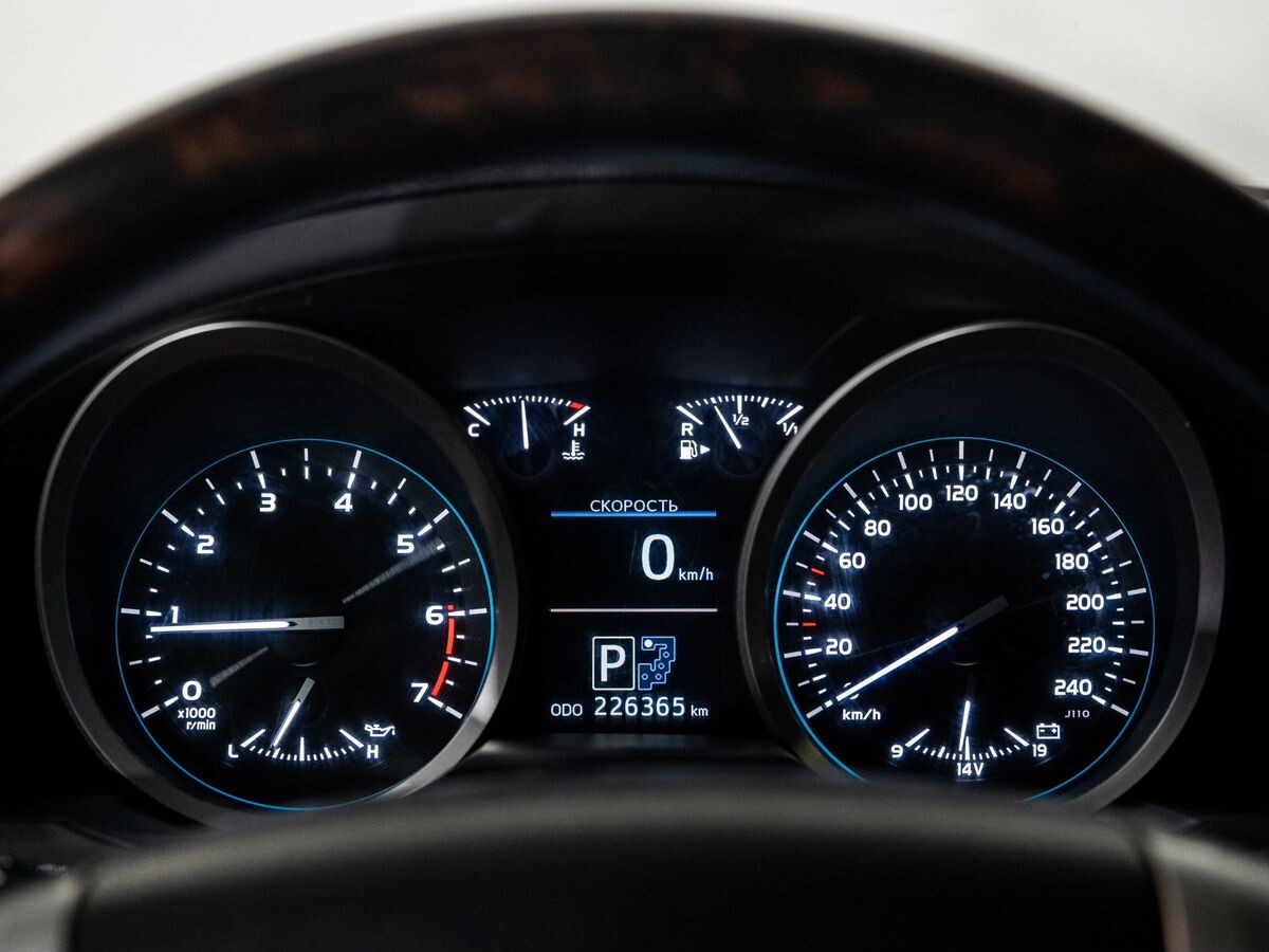 Toyota Land Cruiser 2012 - фото автомобиля