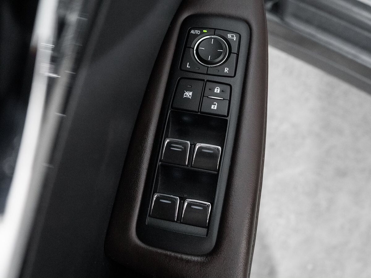 Lexus RX200t 2017 - фото автомобиля