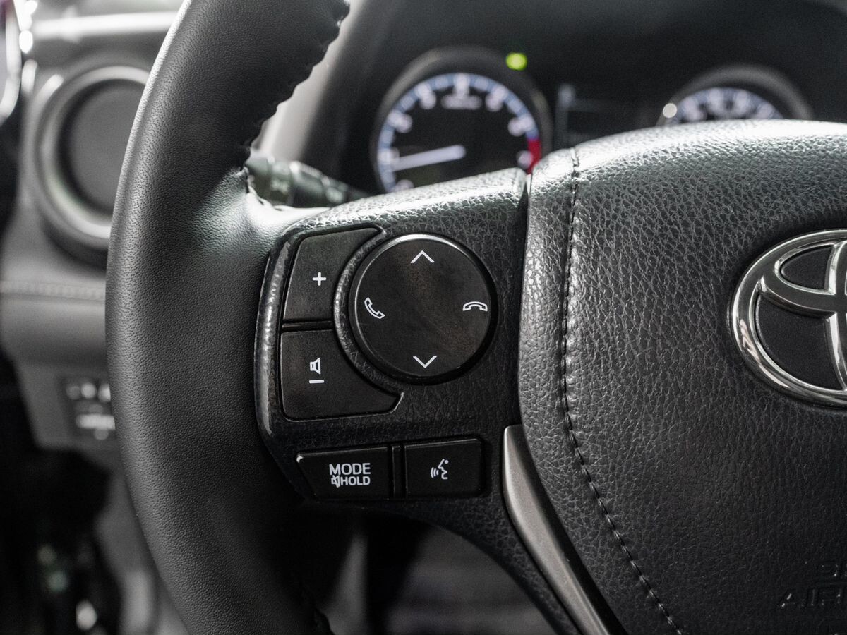 Toyota RAV4 2017 - фото автомобиля