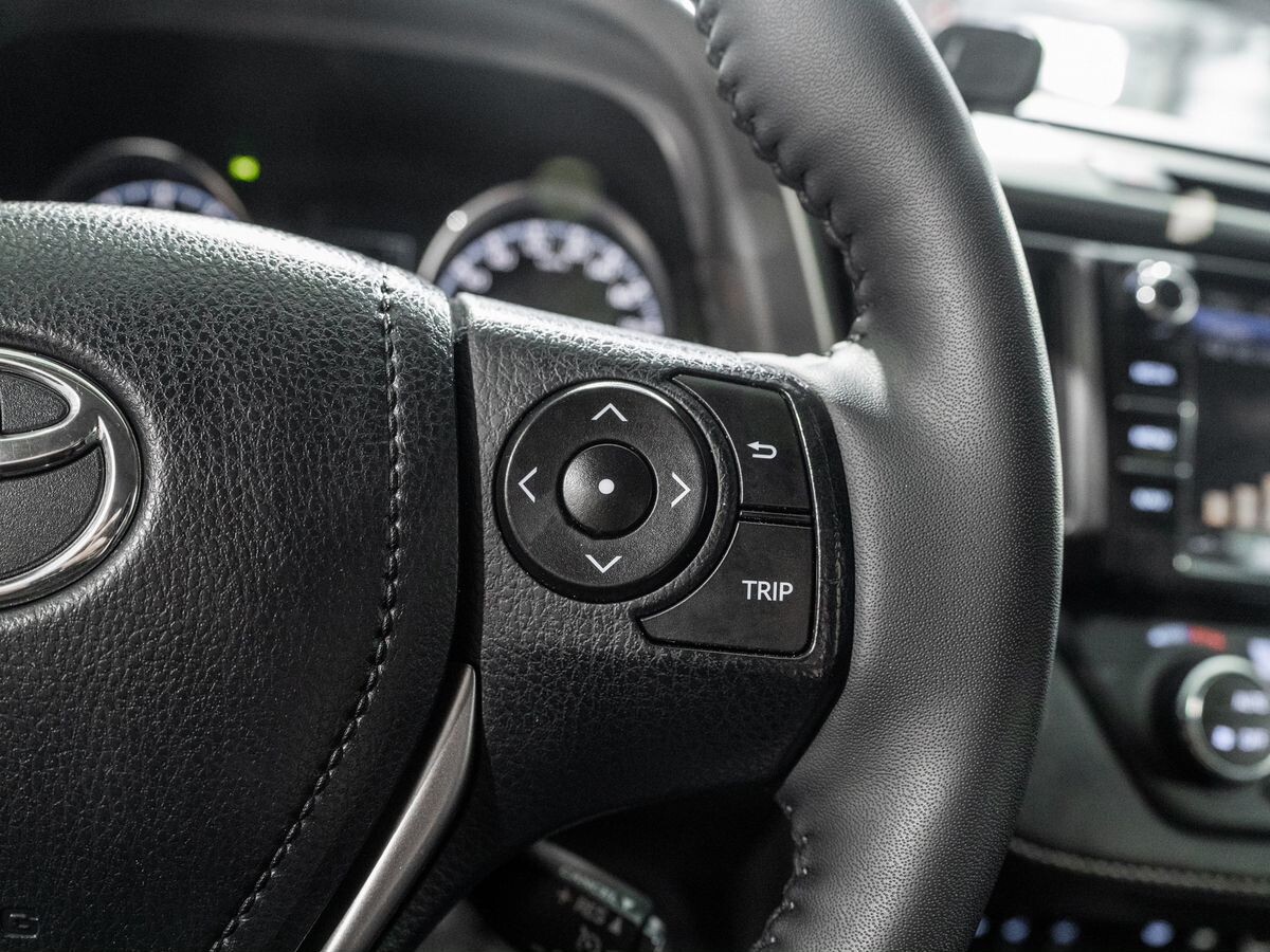 Toyota RAV4 2017 - фото автомобиля