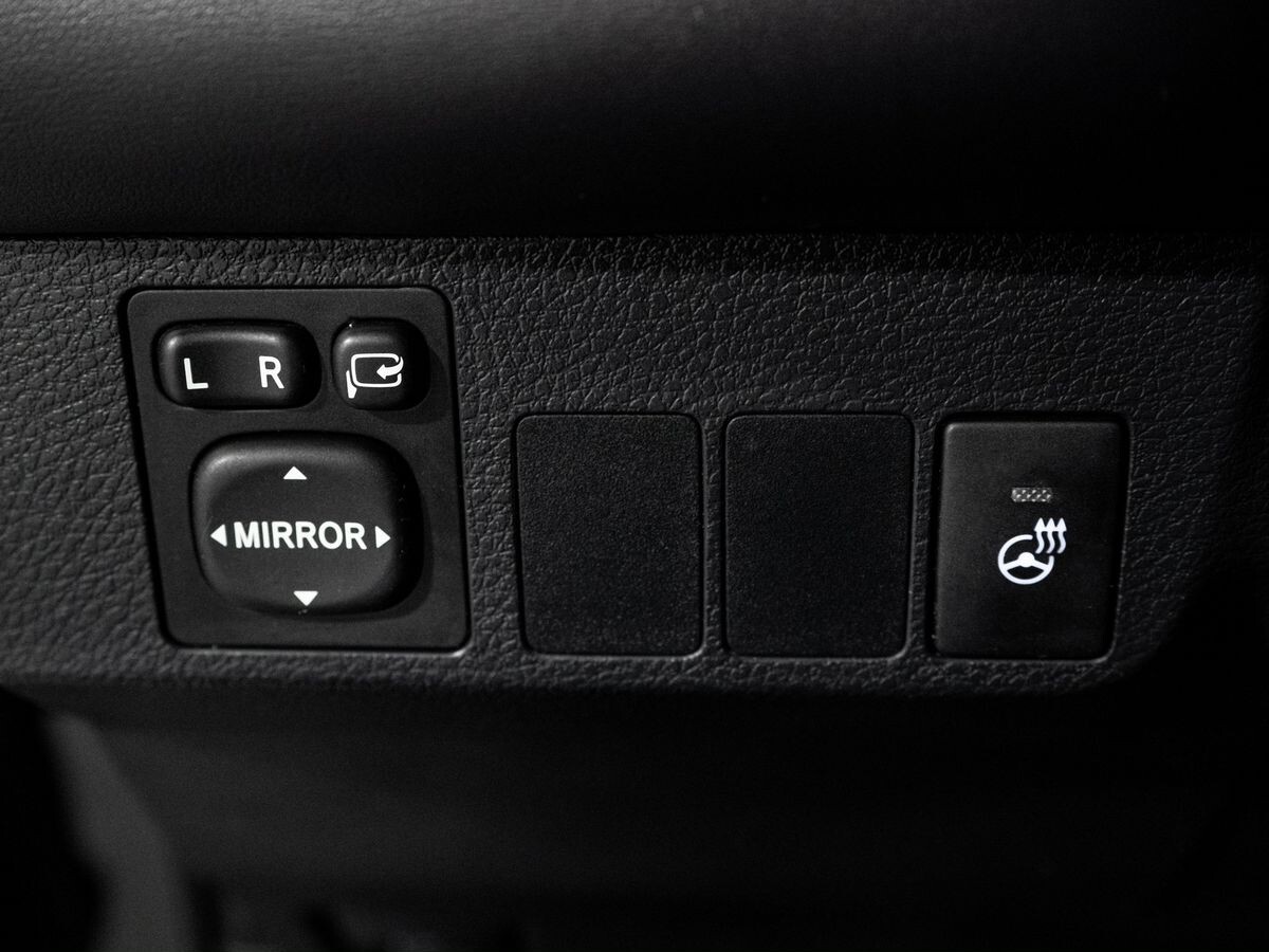Toyota RAV4 2017 - фото автомобиля