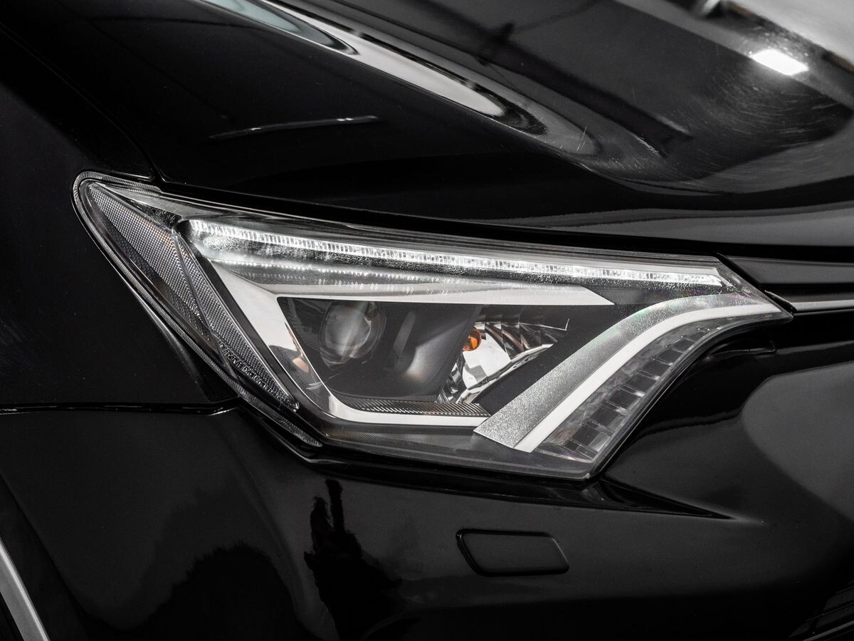 Toyota RAV4 2017 - фото автомобиля