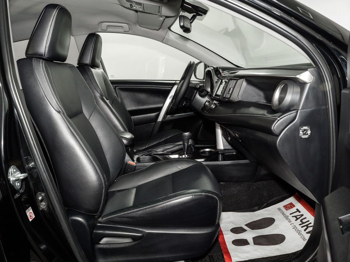 Toyota RAV4 2017 - фото автомобиля