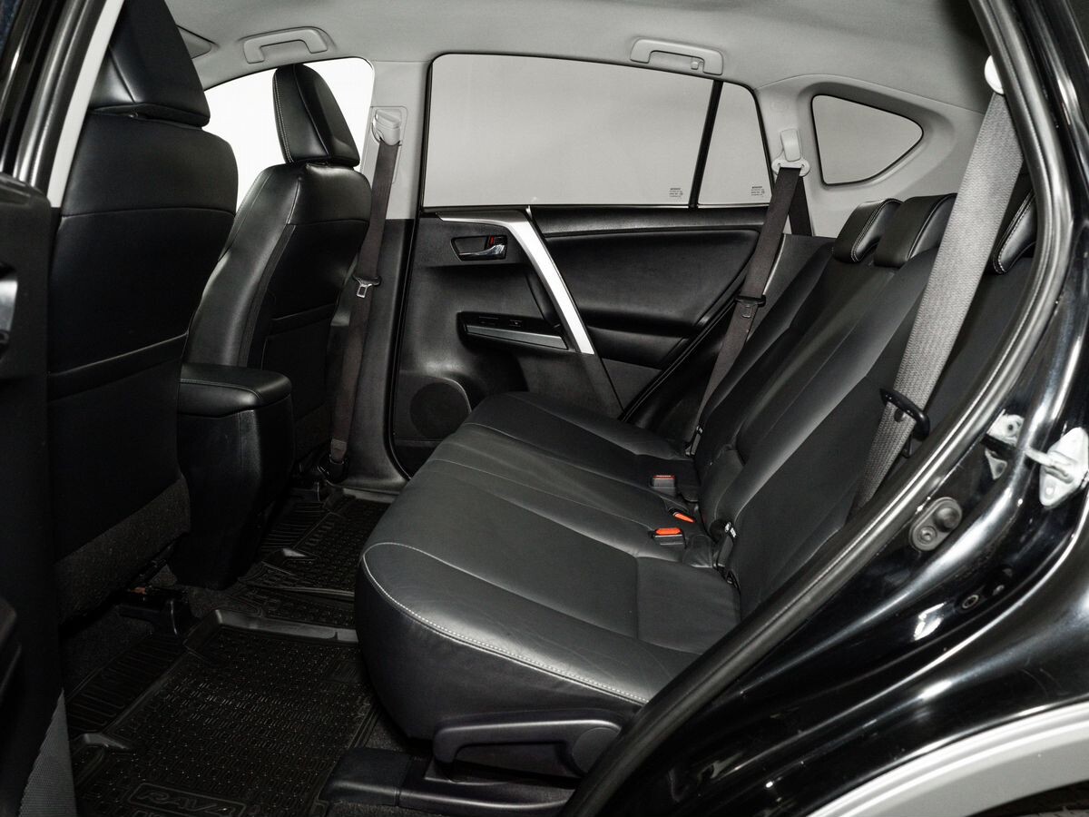 Toyota RAV4 2017 - фото автомобиля