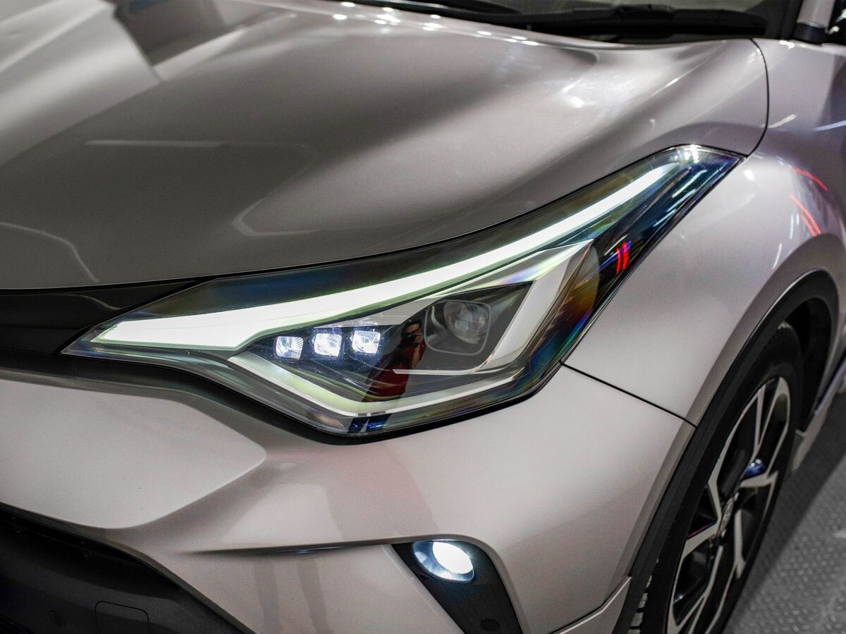 Toyota C-HR 2020 - фото автомобиля