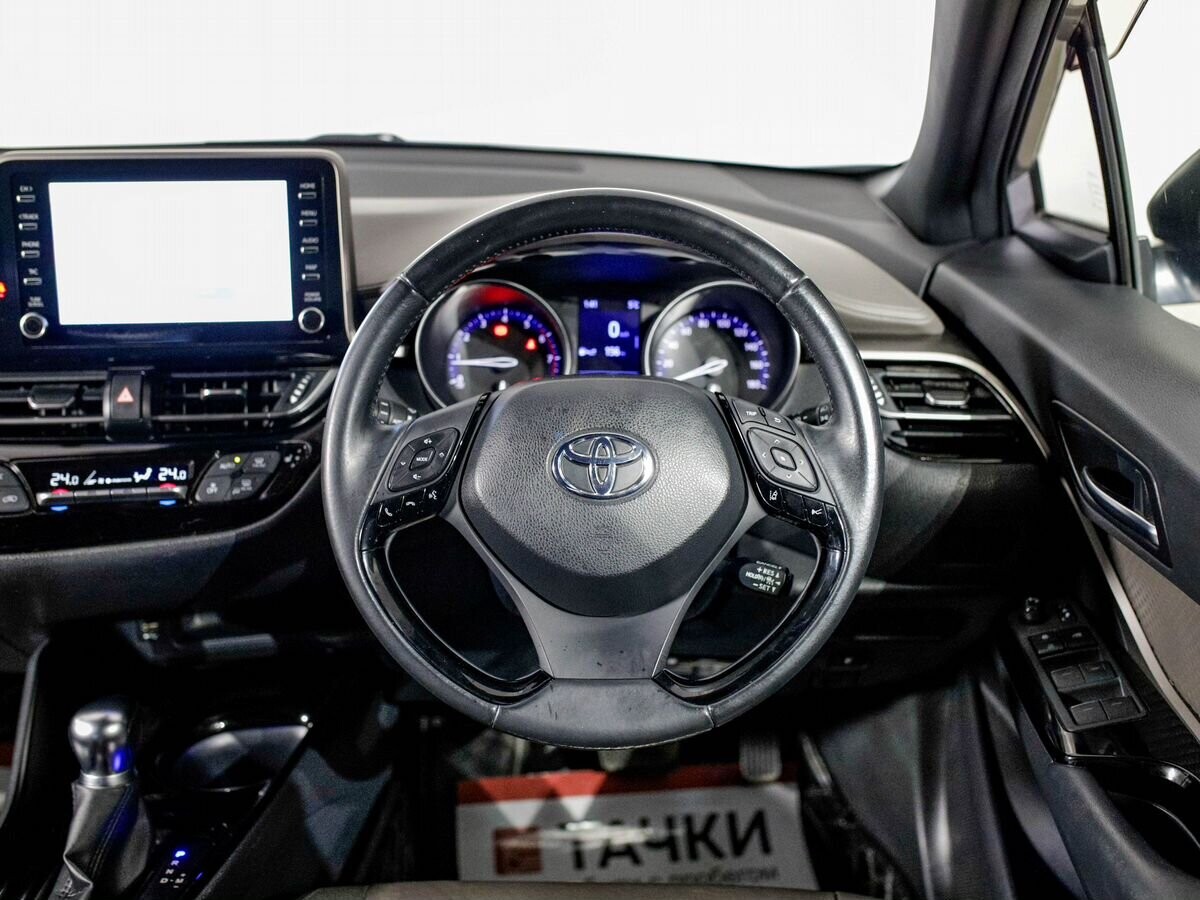 Toyota C-HR 2020 - фото автомобиля