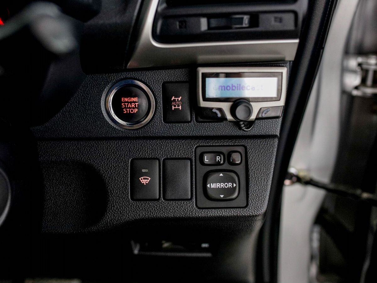 Toyota Ractis 2011 - фото автомобиля