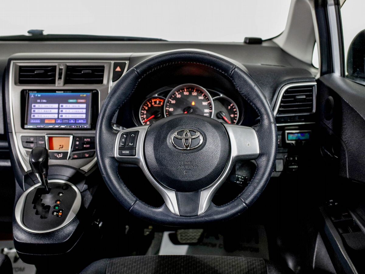 Toyota Ractis 2011 - фото автомобиля
