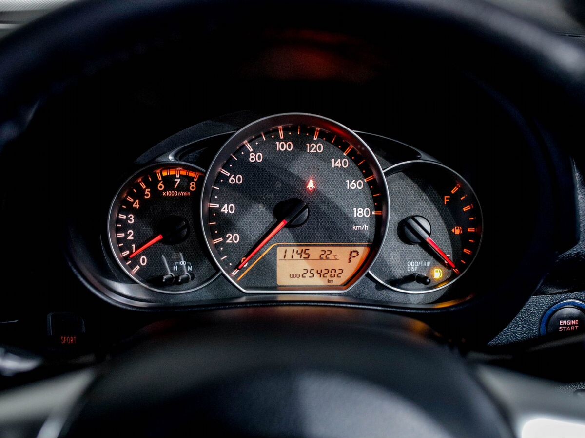 Toyota Ractis 2011 - фото автомобиля