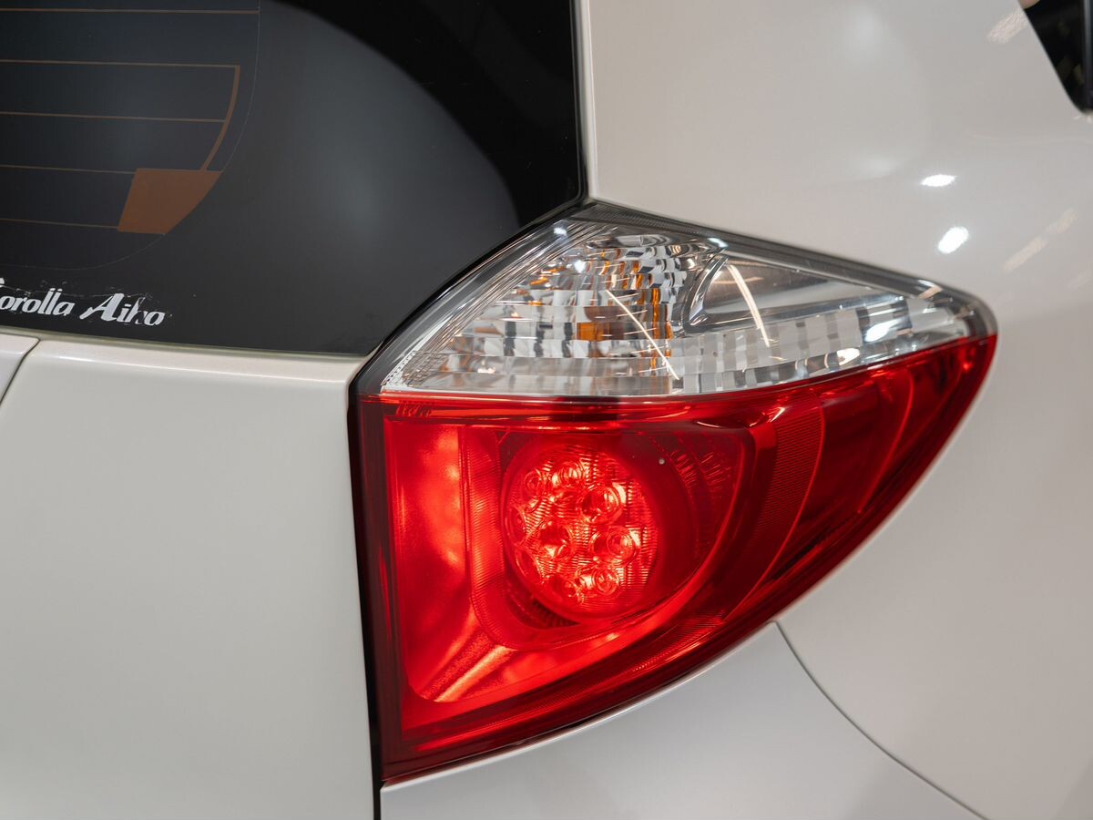 Toyota Ractis 2012 - фото автомобиля