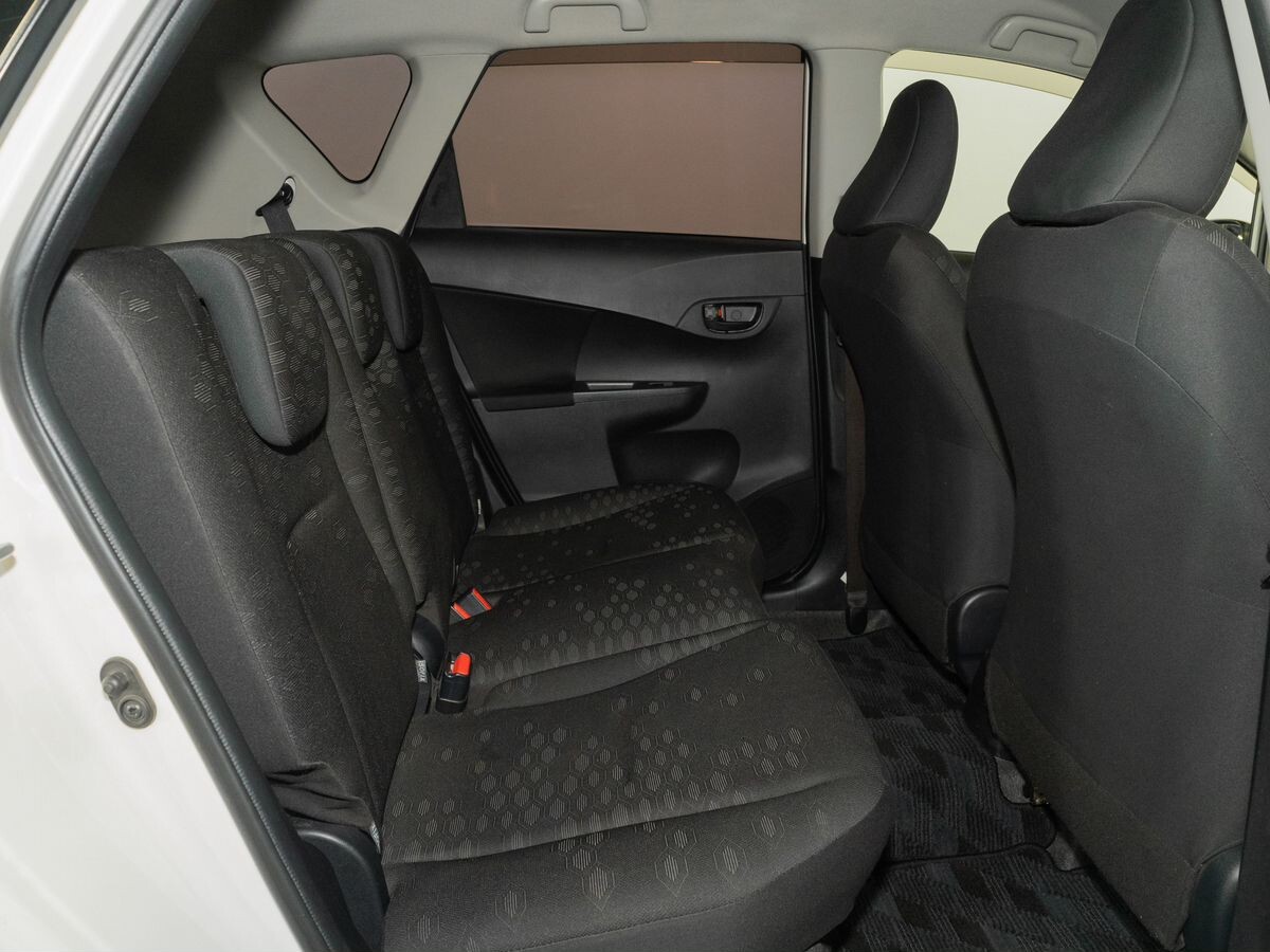 Toyota Ractis 2012 - фото автомобиля