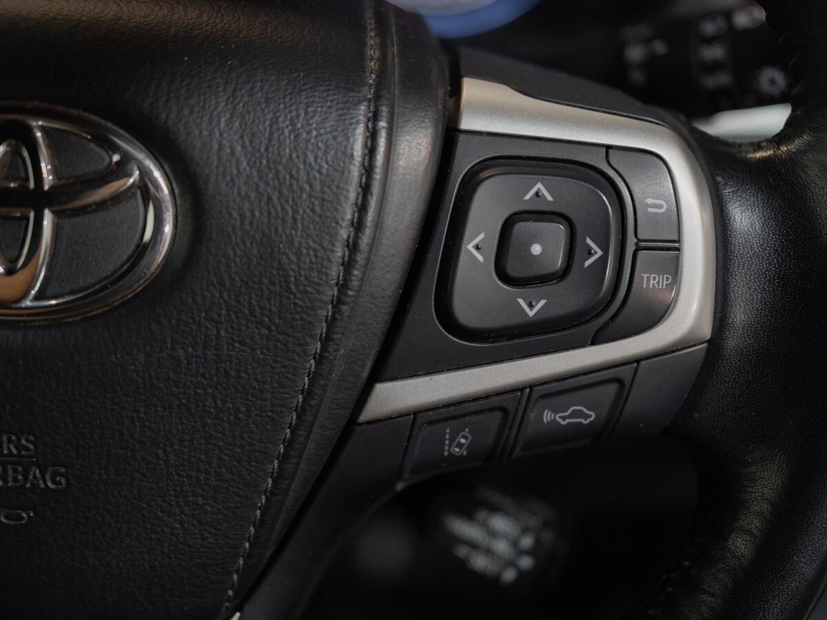 Toyota Harrier 2019 - фото автомобиля