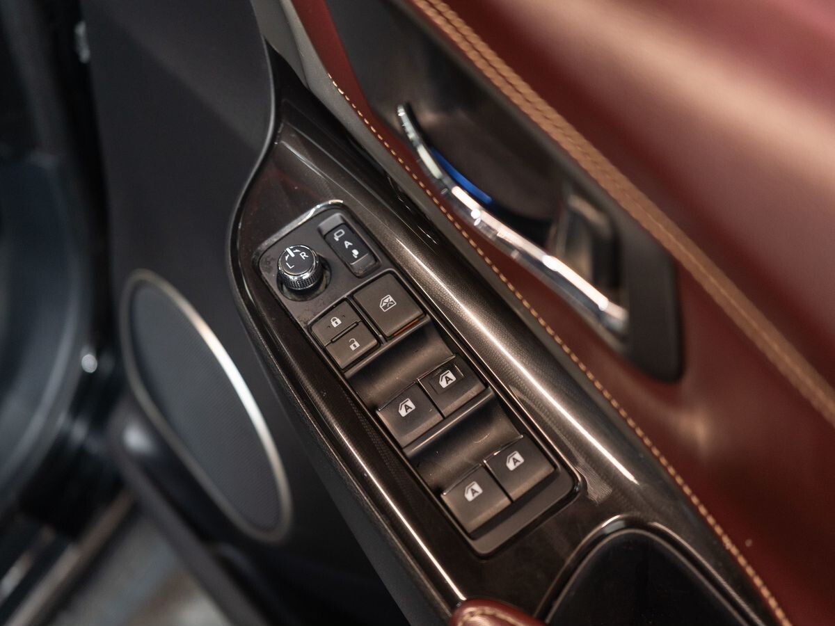 Toyota Harrier 2019 - фото автомобиля