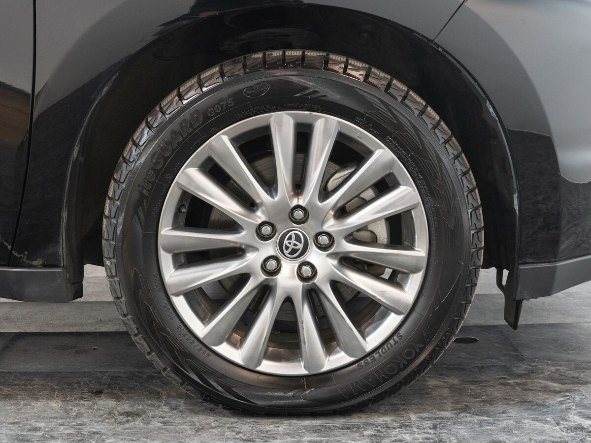 Toyota Harrier 2019 - фото автомобиля