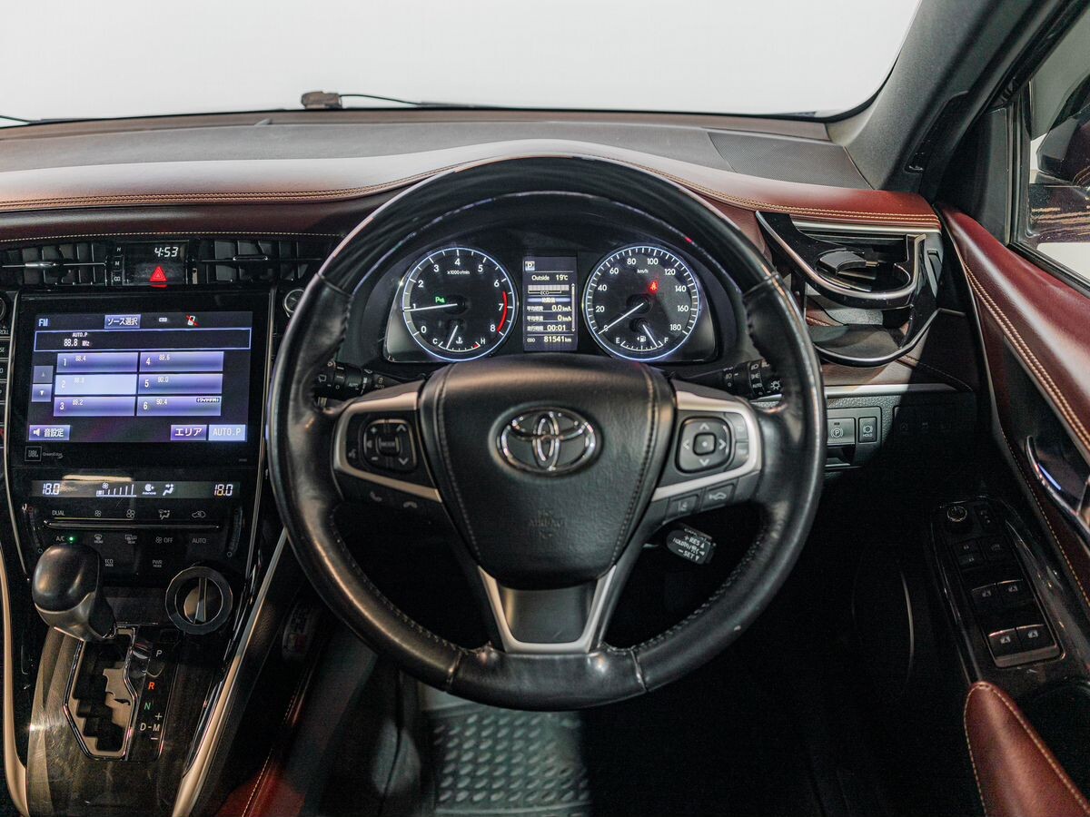 Toyota Harrier 2019 - фото автомобиля