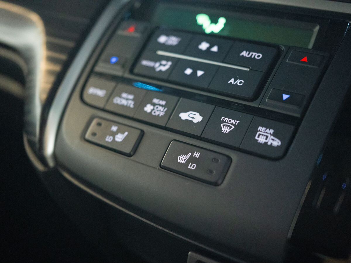 Honda Stepwgn 2015 - фото автомобиля