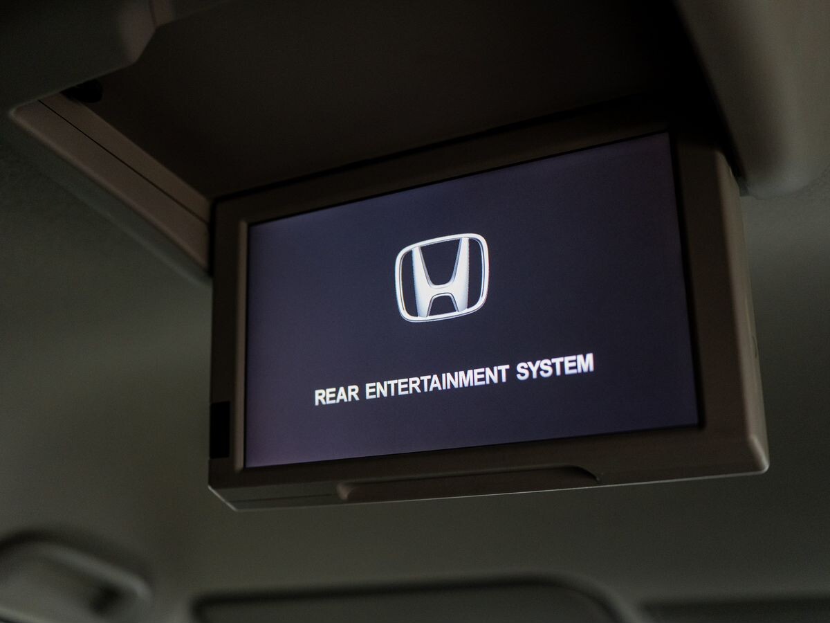 Honda Stepwgn 2015 - фото автомобиля