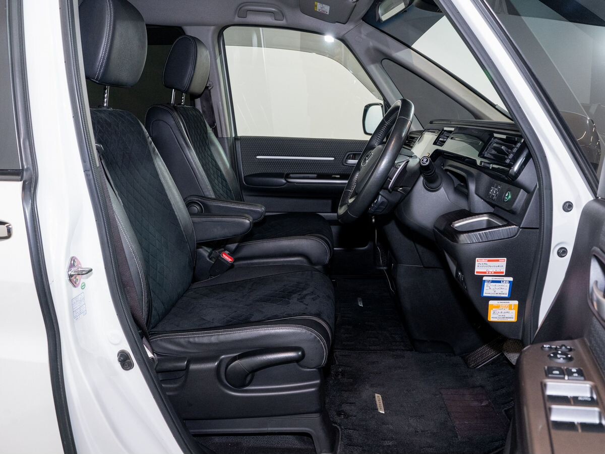 Honda Stepwgn 2015 - фото автомобиля