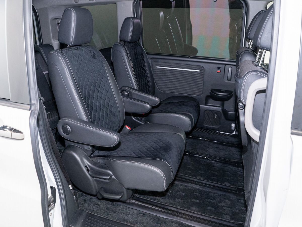 Honda Stepwgn 2015 - фото автомобиля