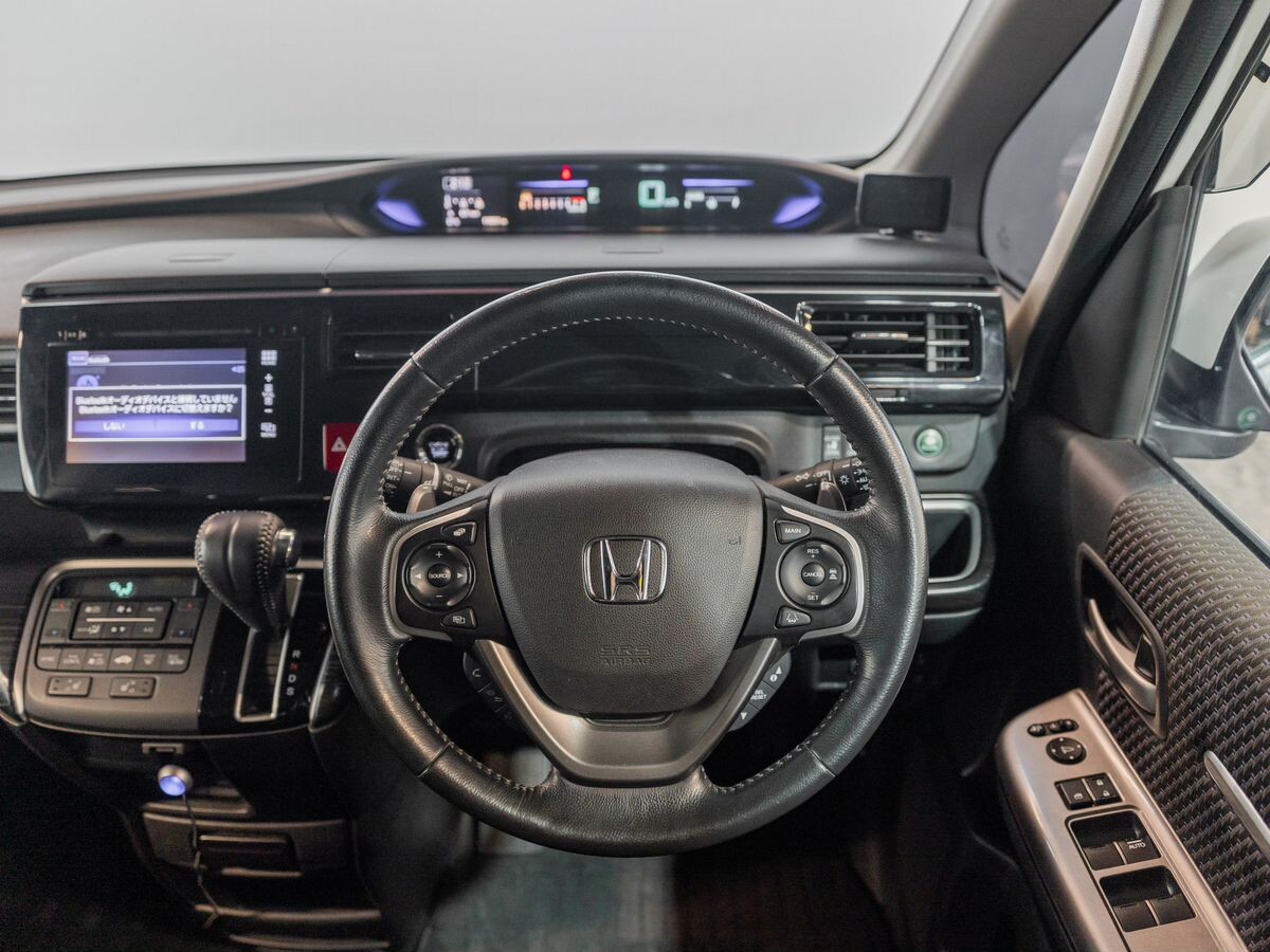 Honda Stepwgn 2015 - фото автомобиля