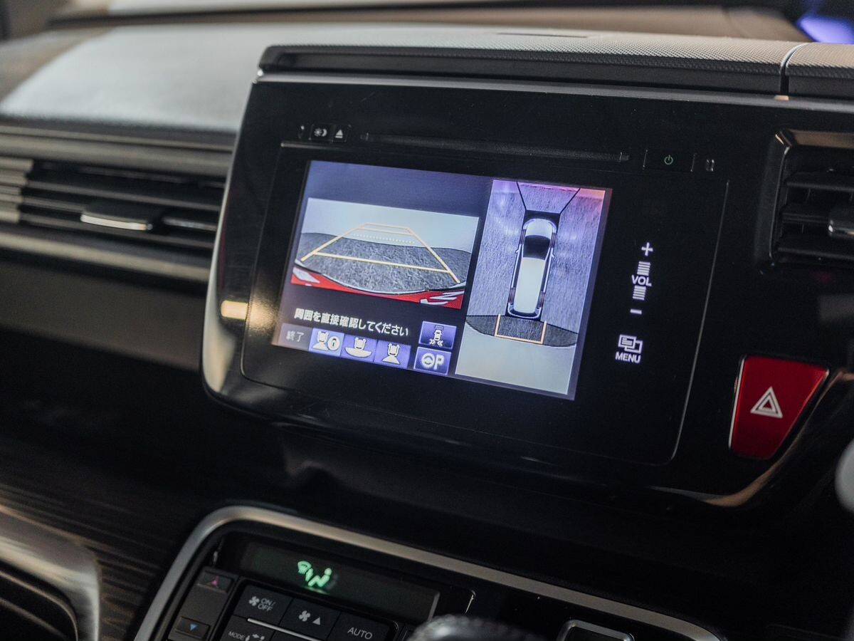 Honda Stepwgn 2015 - фото автомобиля