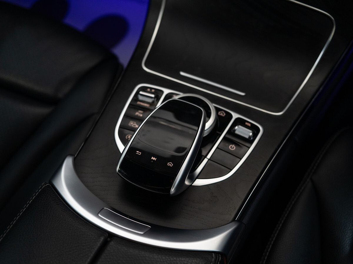 Mercedes-Benz C-Class 2019 - фото автомобиля
