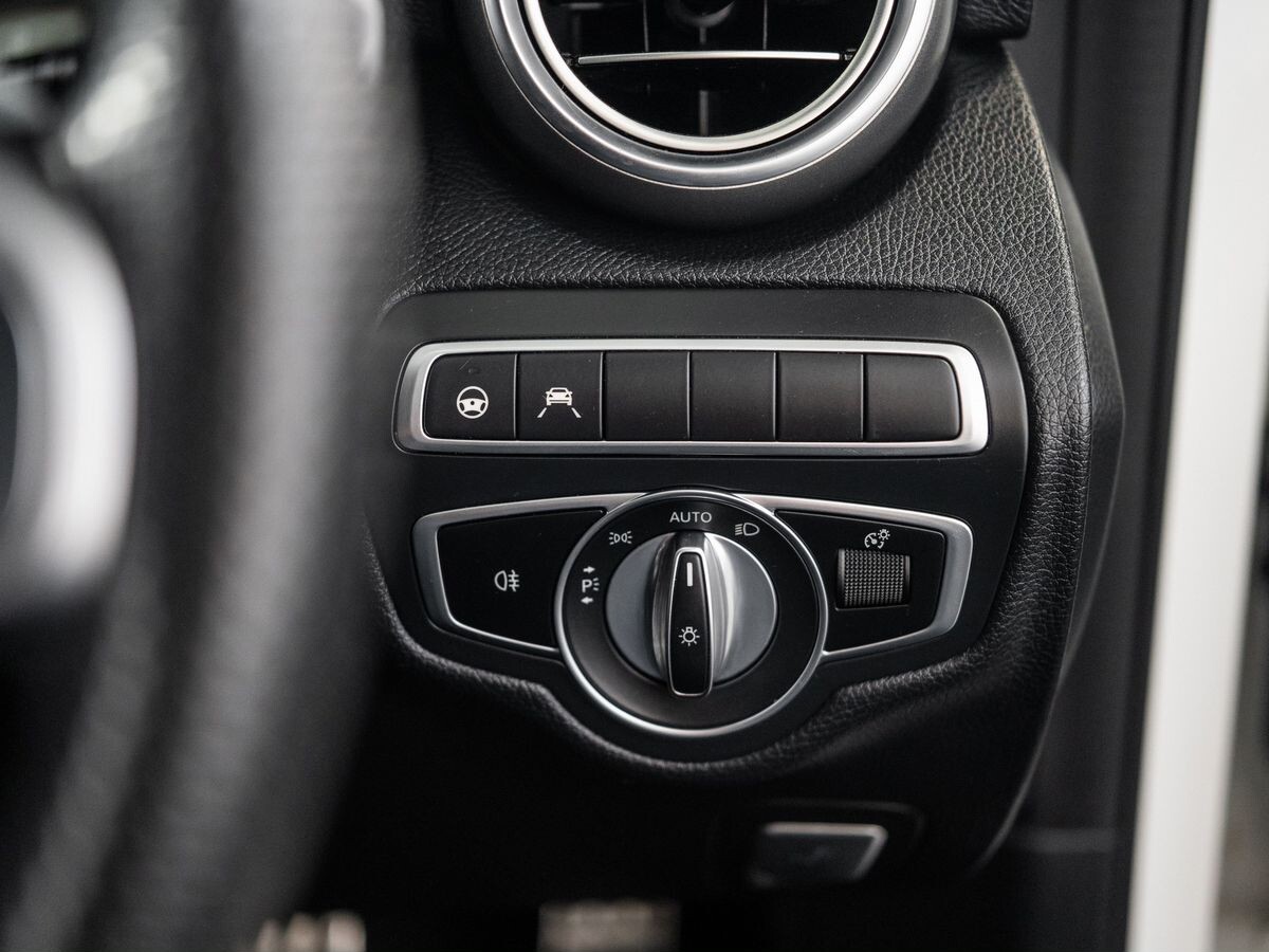 Mercedes-Benz C-Class 2019 - фото автомобиля