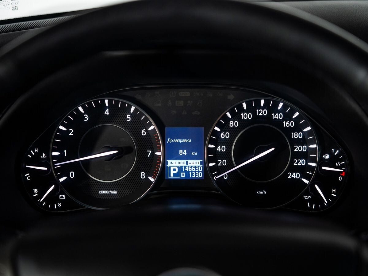 Nissan Patrol 2013 - фото автомобиля