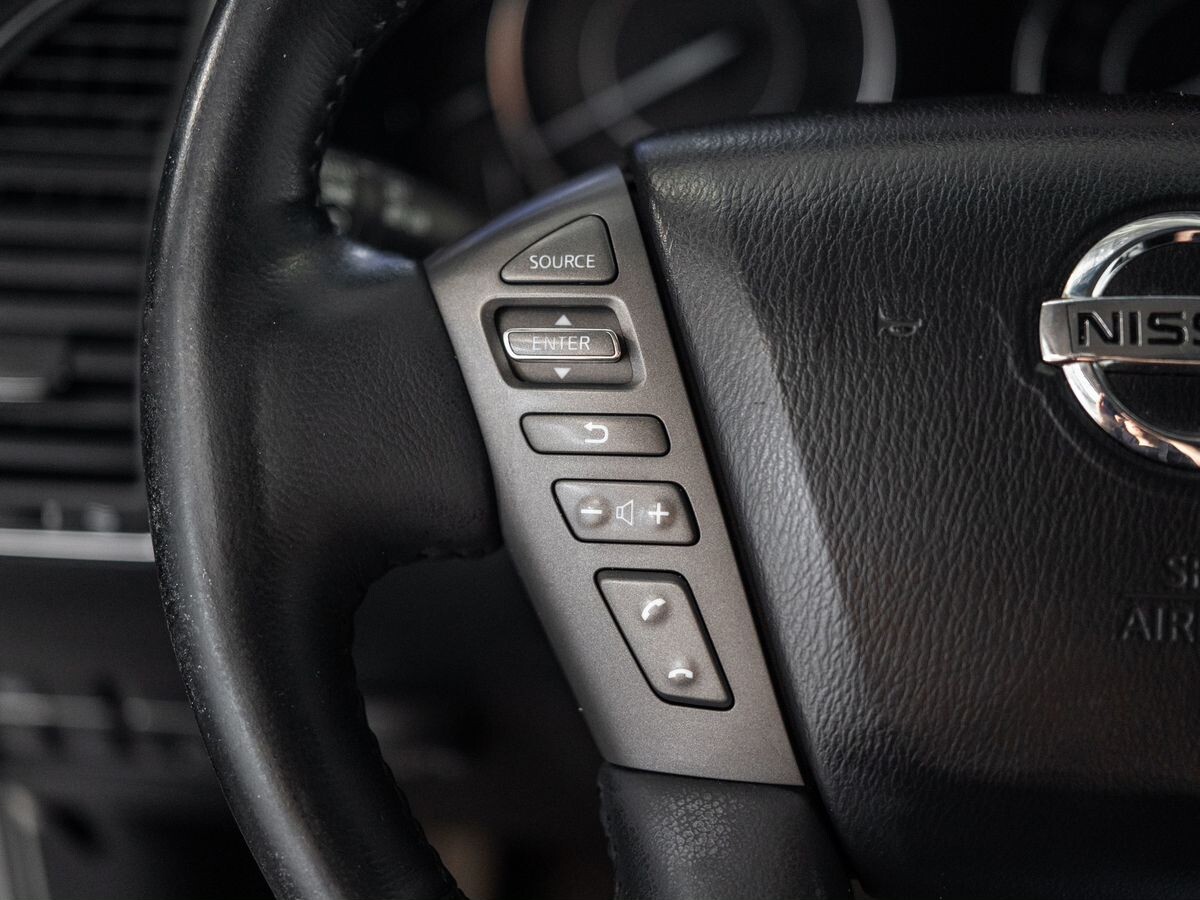 Nissan Patrol 2013 - фото автомобиля
