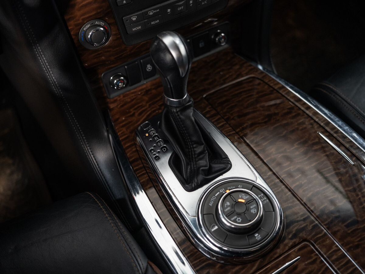 Nissan Patrol 2013 - фото автомобиля