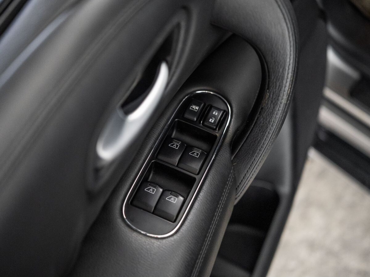 Nissan Patrol 2013 - фото автомобиля