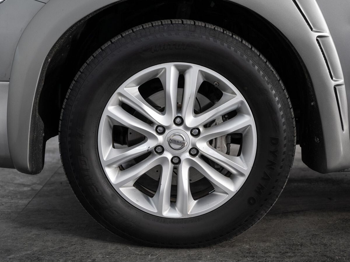 Nissan Patrol 2013 - фото автомобиля