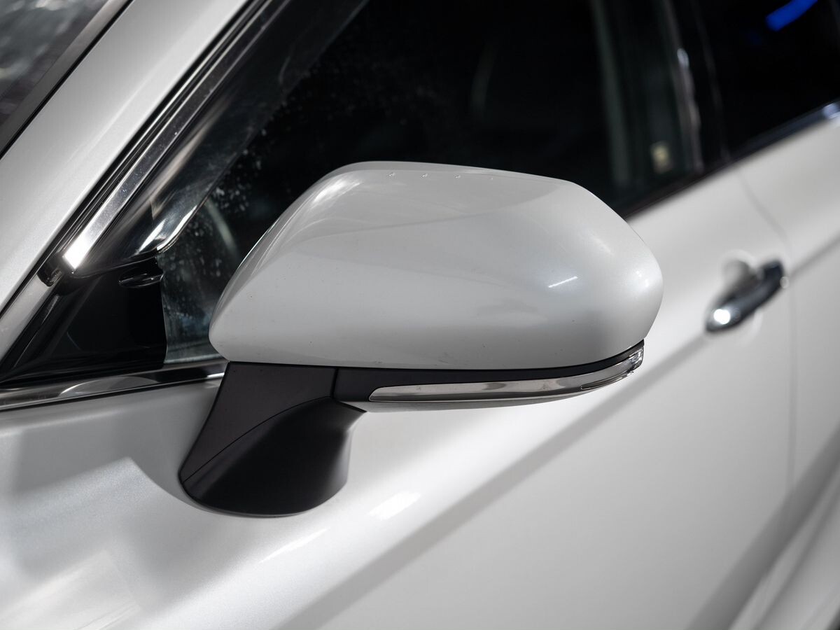 Toyota Camry 2021 - фото автомобиля