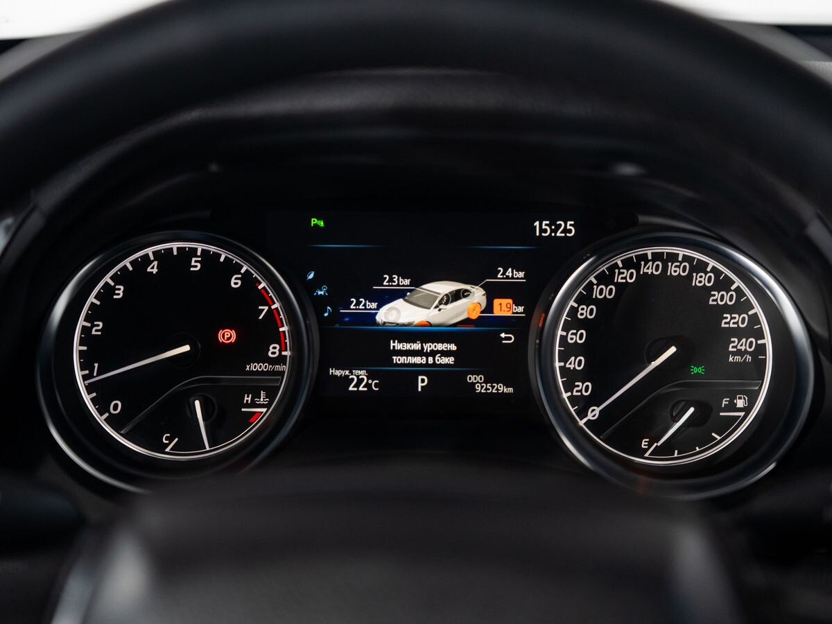 Toyota Camry 2021 - фото автомобиля
