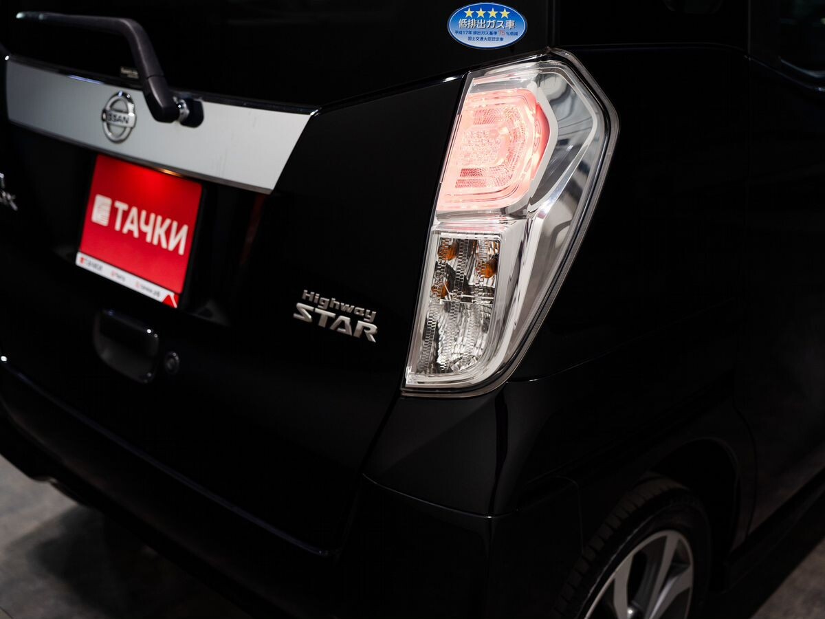 Nissan DAYZ Roox 2015 - фото автомобиля
