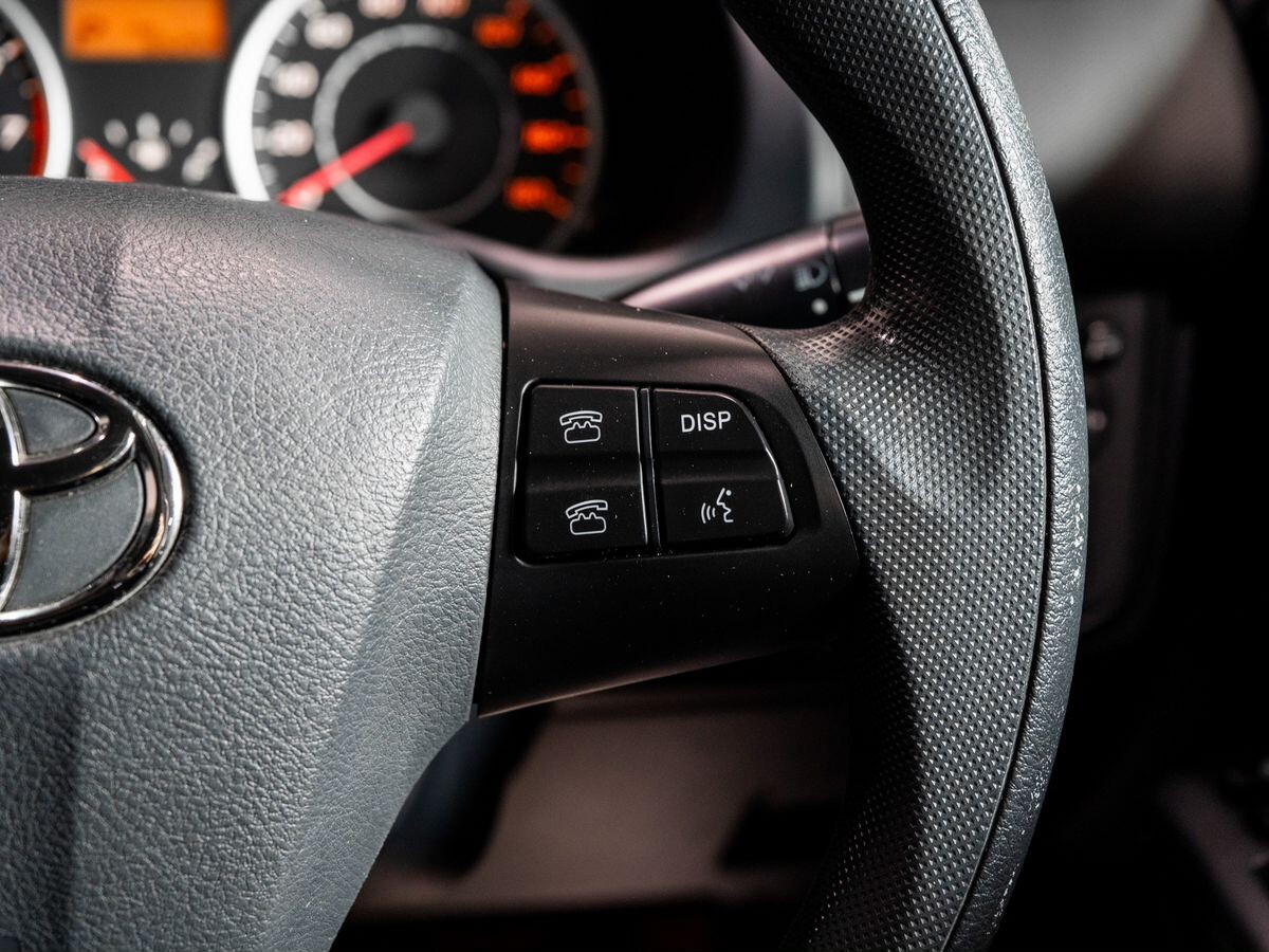 Toyota Wish 2009 - фото автомобиля
