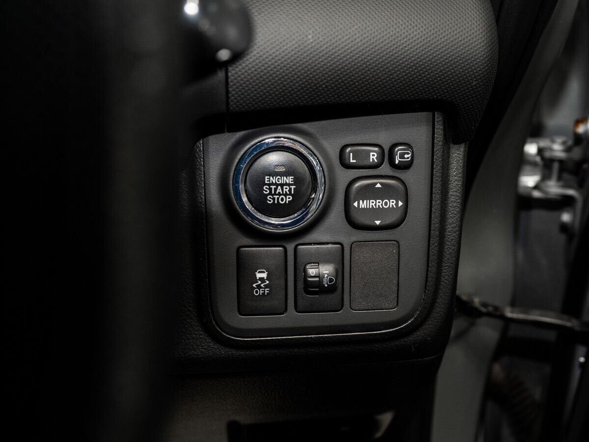 Toyota Wish 2009 - фото автомобиля