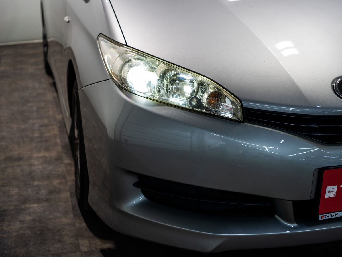 Toyota Wish 2009 - фото автомобиля