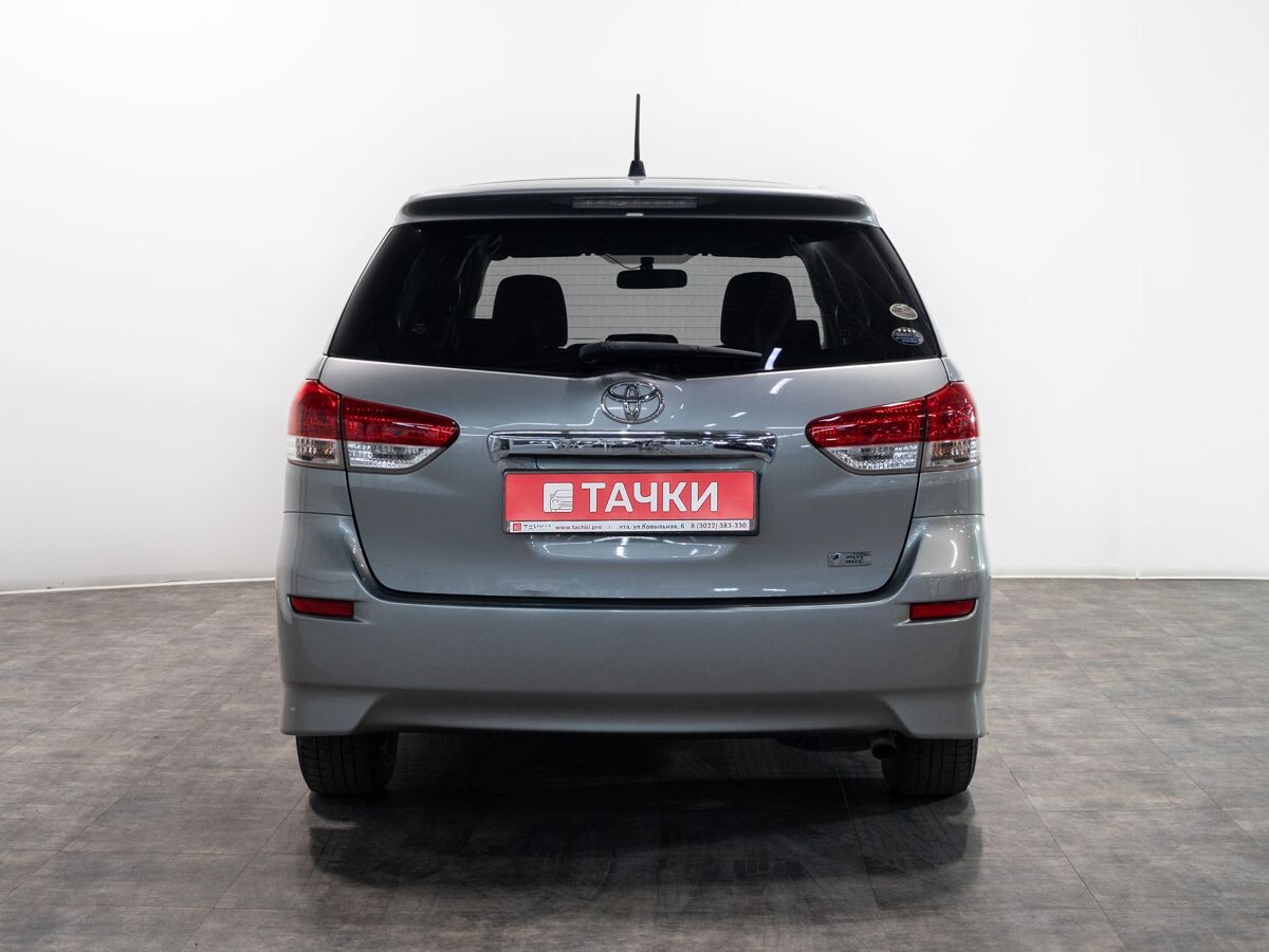Toyota Wish 2009 - фото автомобиля